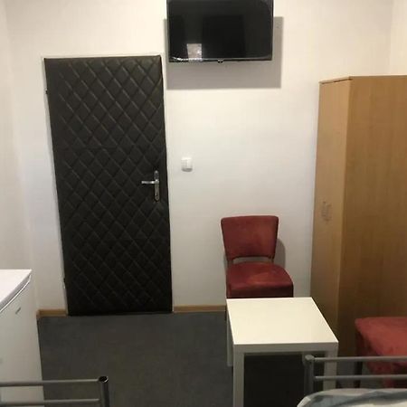 Hostel Leszno Ul.Uslugowa 外观 照片
