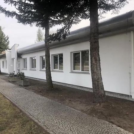 Hostel Leszno Ul.Uslugowa 外观 照片